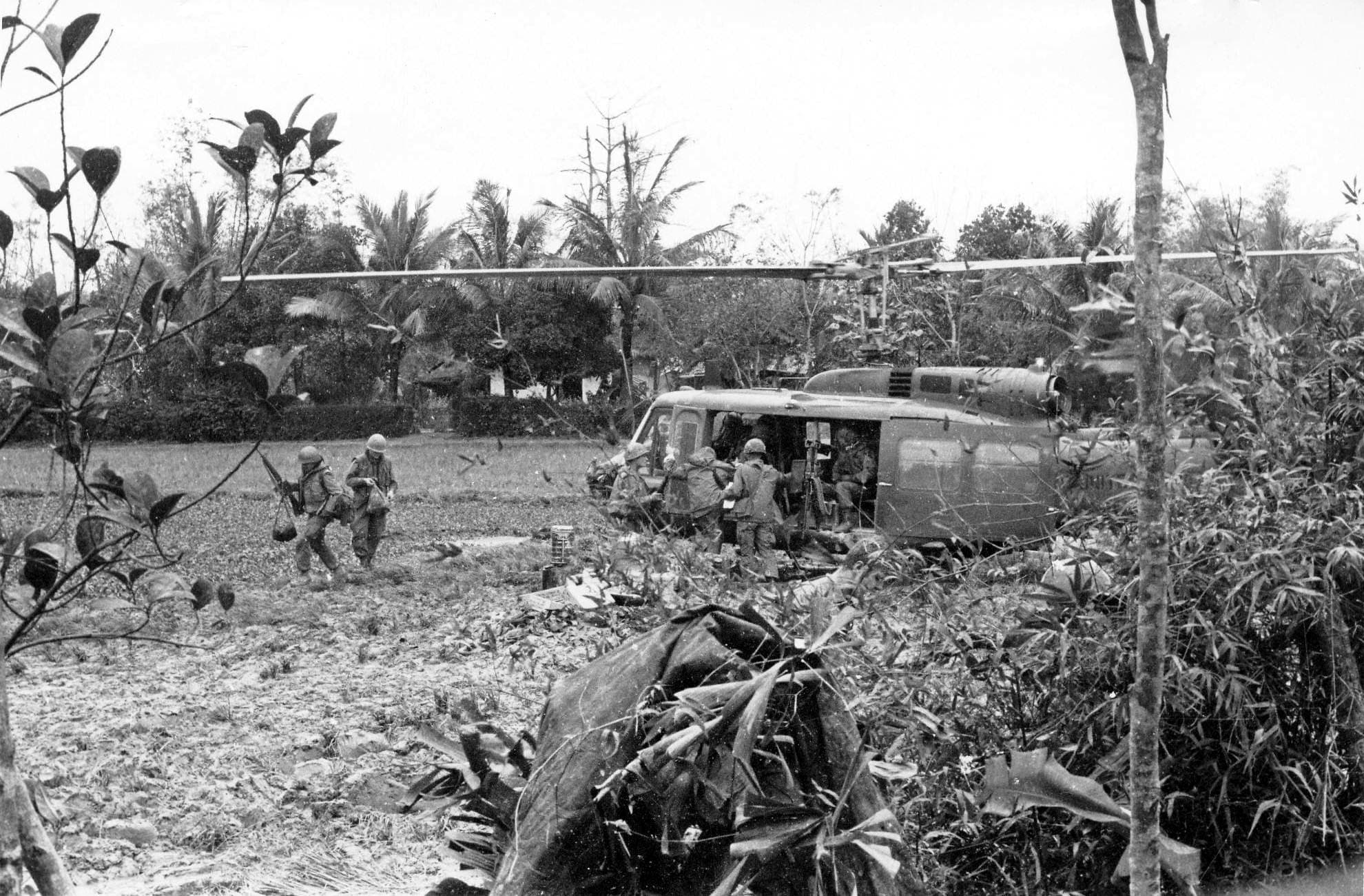 A U.S. Army UH-1 Huey helicopter with 1st Cavalry Division troops during the Vietnam War